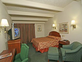 Knights Inn Greensboro Δωμάτιο φωτογραφία